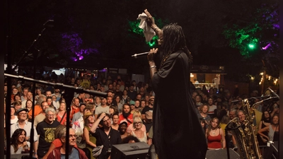 Gute Musik, entspannte Atmosphäre und ein großes Miteinander. Dafür ist das Weinturm Open Air auf dem Bad Windsheimer Plateau bekannt. (Foto: Johannes Zimmermann)