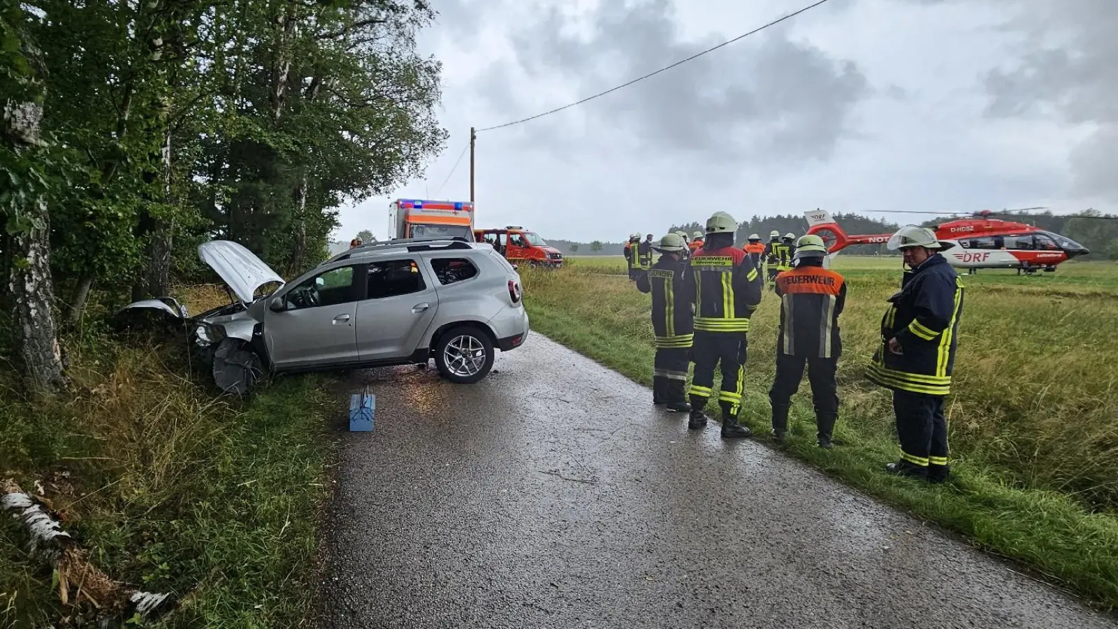 Der Fahrer eines SUV verstarb zwischen Charhof und Steinbach am Steuer. (Foto: Wolfgang Grebenhof)