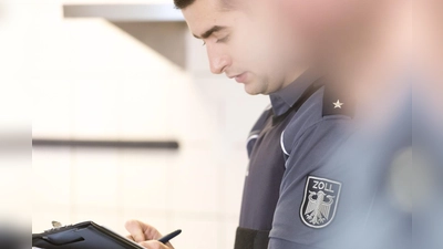 Der Zoll war bei einer bundesweiten Razzia gegen Schwarzarbeit auch in Ansbach und Rothenburg unterwegs. (Symbolbild: Zoll)