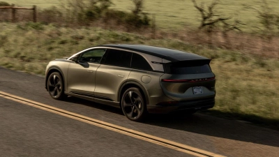 Ist es ein Van? Nein, ein SUV. Der Lucid Gravity wird ab Herbst auch in Deutschland verkauft. (Foto: Lucid/dpa-tmn)