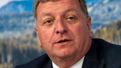 Bayerns Bauminister Bernreiter will bürokratische Hürden beim Wohnungsbau abschaffen. (Archivbild) (Foto: Peter Kneffel/dpa)