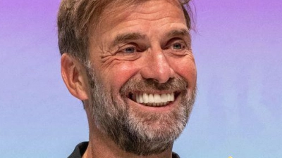 Jürgen Klopp war beim Galaabend zu Scherzen aufgelegt. (Foto: Pia Bayer/dpa)