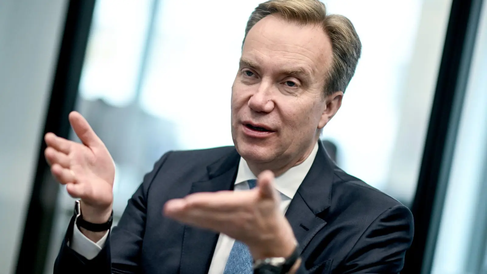 WEF-Präsident Brende: „Sorge, dass sich Blasen bilden könnten, sei es eine Krypto- oder eine KI-Blase.“ (Archivbild) (Foto: Britta Pedersen/dpa)