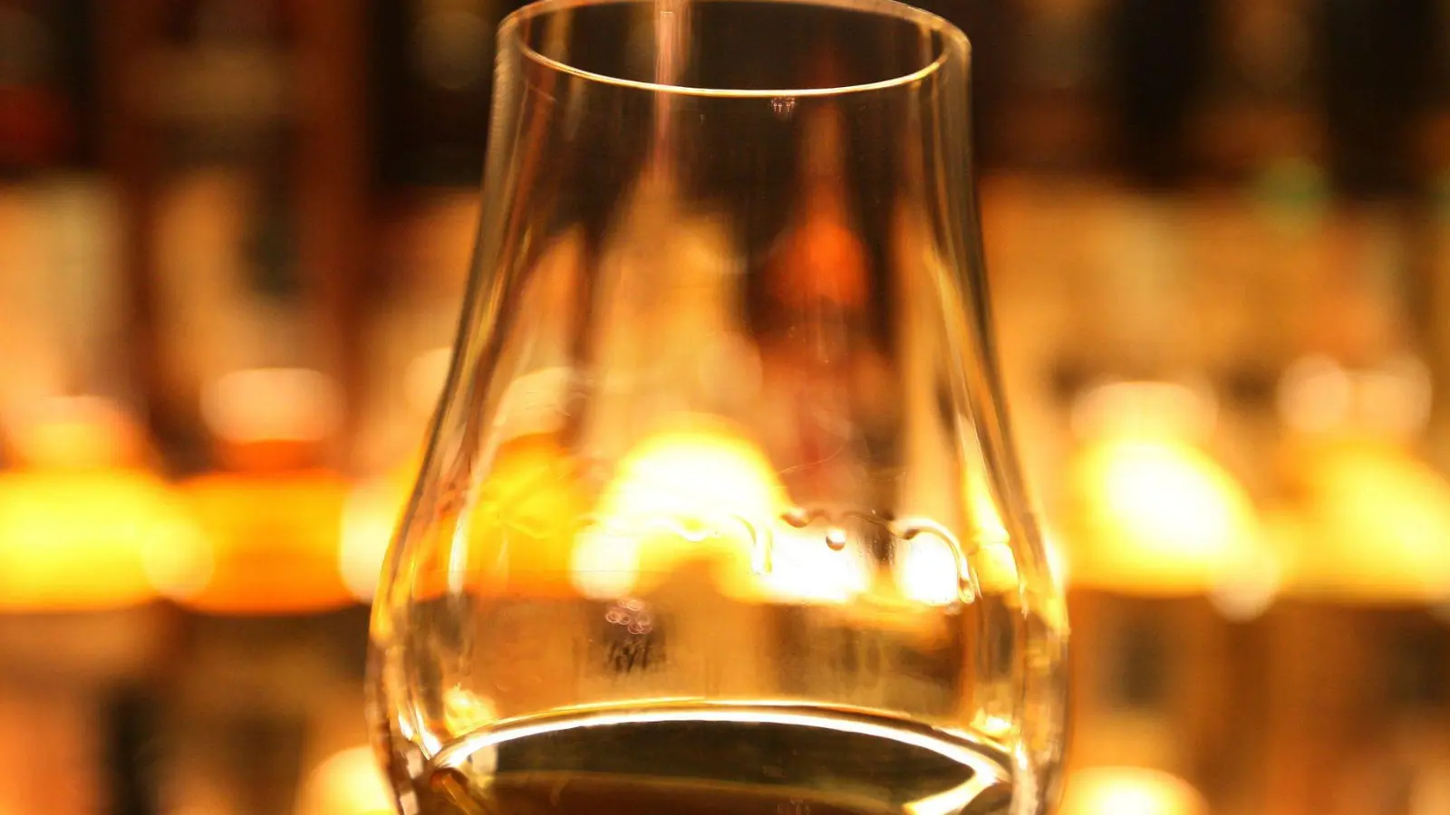 Wird Oberbayern zum deutschen Whisky-Zentrum? (Foto: David Cheskin/Press Association/dpa)