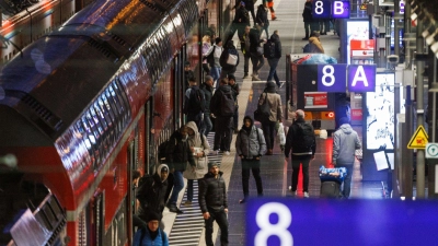 Für 2025 dürfte das Deutschlandticket nun gesichert werden. (Foto: Lando Hass/dpa)