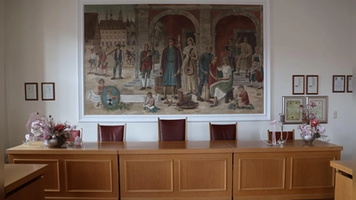 Nicht nur im Neustädter Sitzungssaal wird auf dem Bürgermeisterstuhl (mit der höchsten Rückenlehne) in einem Jahr auf jeden Fall ein neues Stadtoberhaupt sitzen. (Foto: Andreas Reum)