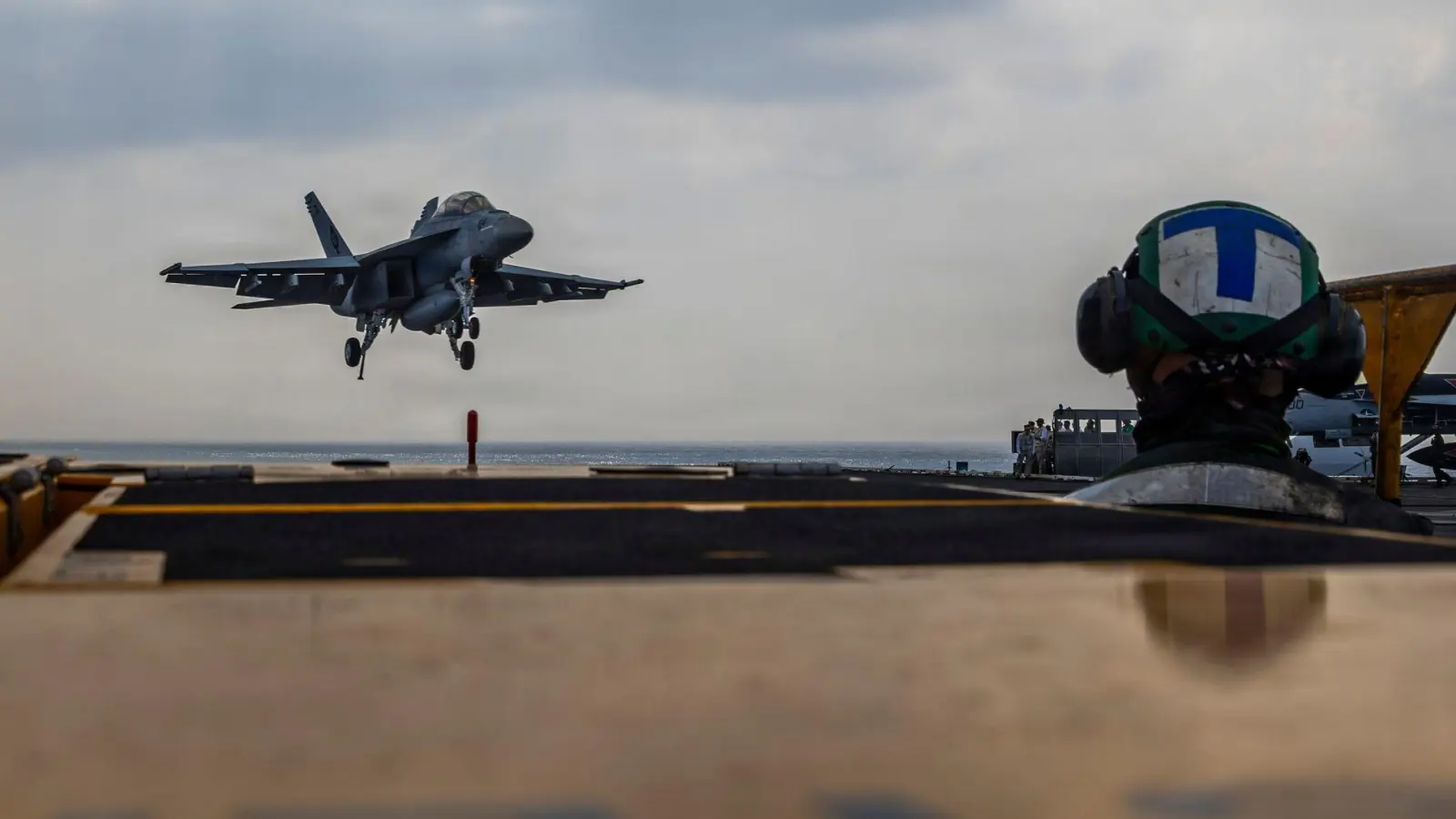 Die USA konzentrieren massiv militärische Kräfte im Nahen Osten. (Archivbild) (Foto: Seaman Daniel Kimmelman/US Navy/AP/dpa)