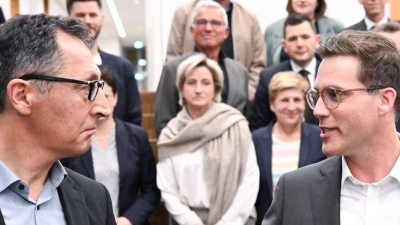 Die Stimmung zwischen Cem Özdemir und Manuel Hagel hat sich seit dem Wahlabend deutlich gebessert. (Foto: Bernd Weißbrod/dpa)