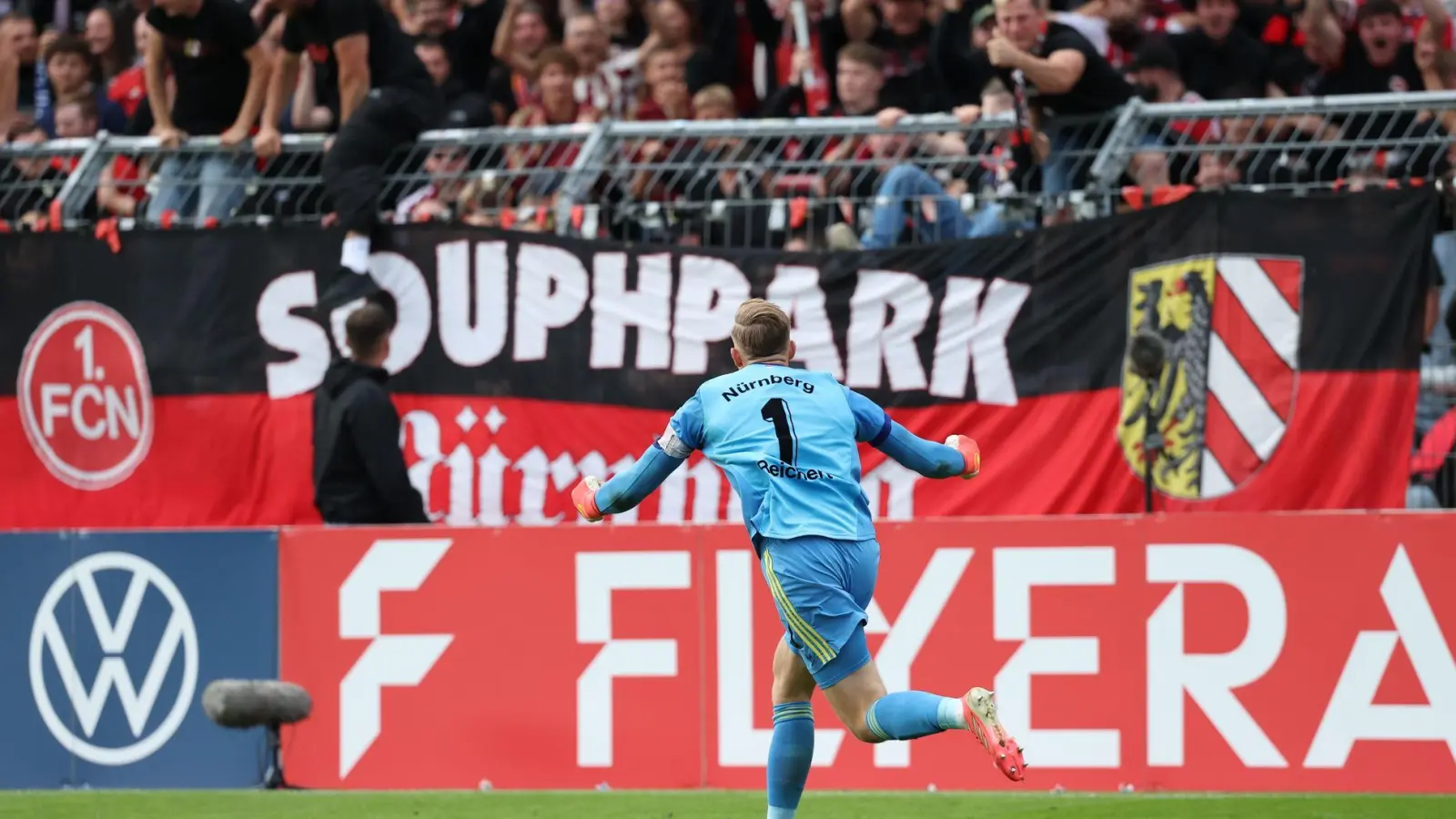 Pokal-Held wird Vater: Jan Reichert (Foto: Fabian Strauch/dpa)