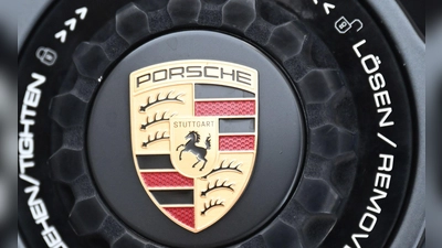 Porsche verschärft Sparkurs. (Foto aktuell) (Foto: Bernd Weißbrod/dpa)
