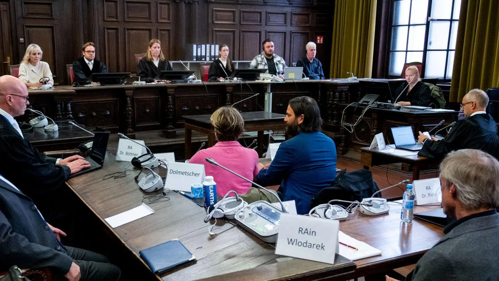 Die Nebenklage gab eine Erklärung zu Blocks Aussage ab. (Foto: Daniel Bockwoldt/dpa Pool/dpa)