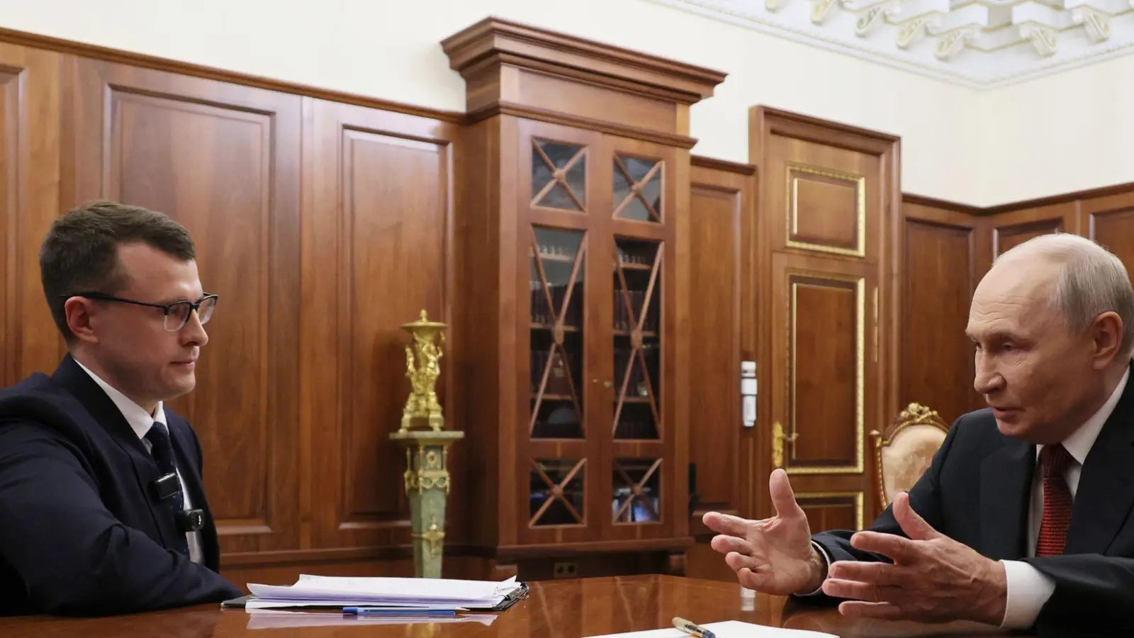 Kremlchef Wladimir Putin hat der Ukraine mit harten Antworten gedroht auf die jüngsten Drohenangriffe auf russische Ziele. (Foto: Mikhail Metzel/Pool Sputnik Kremlin via AP/dpa)