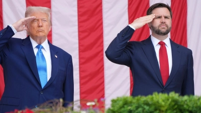 US-Präsident Donald Trump bezeichnet eine Kandidatur seines Vize JD Vance bei der kommenden Präsidentschaftswahl als „höchstwahrscheinlich“. (Archivbild) (Foto: Jacquelyn Martin/AP/dpa)