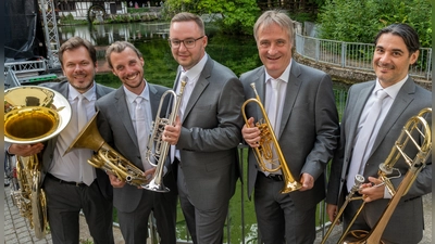 Gastiert mit seinem Programm „Music for Your Soul“ am Freitag im Windsbacher Waldstrandbad: das Quintett Classic Brass. Die Einnahmen sind für dessen Projekt „Ein Rettungswagen für die Ukraine“ bestimmt. (Foto: Ralf Hinz)