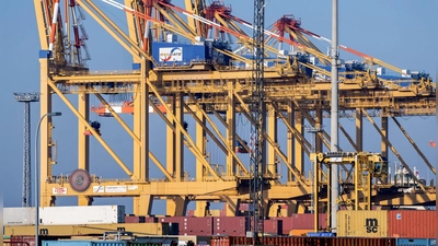 Der Krieg im Iran dämpft die Stimmung in der deutschen Wirtschaft (Symbolbild) (Foto: Hauke-Christian Dittrich/dpa)