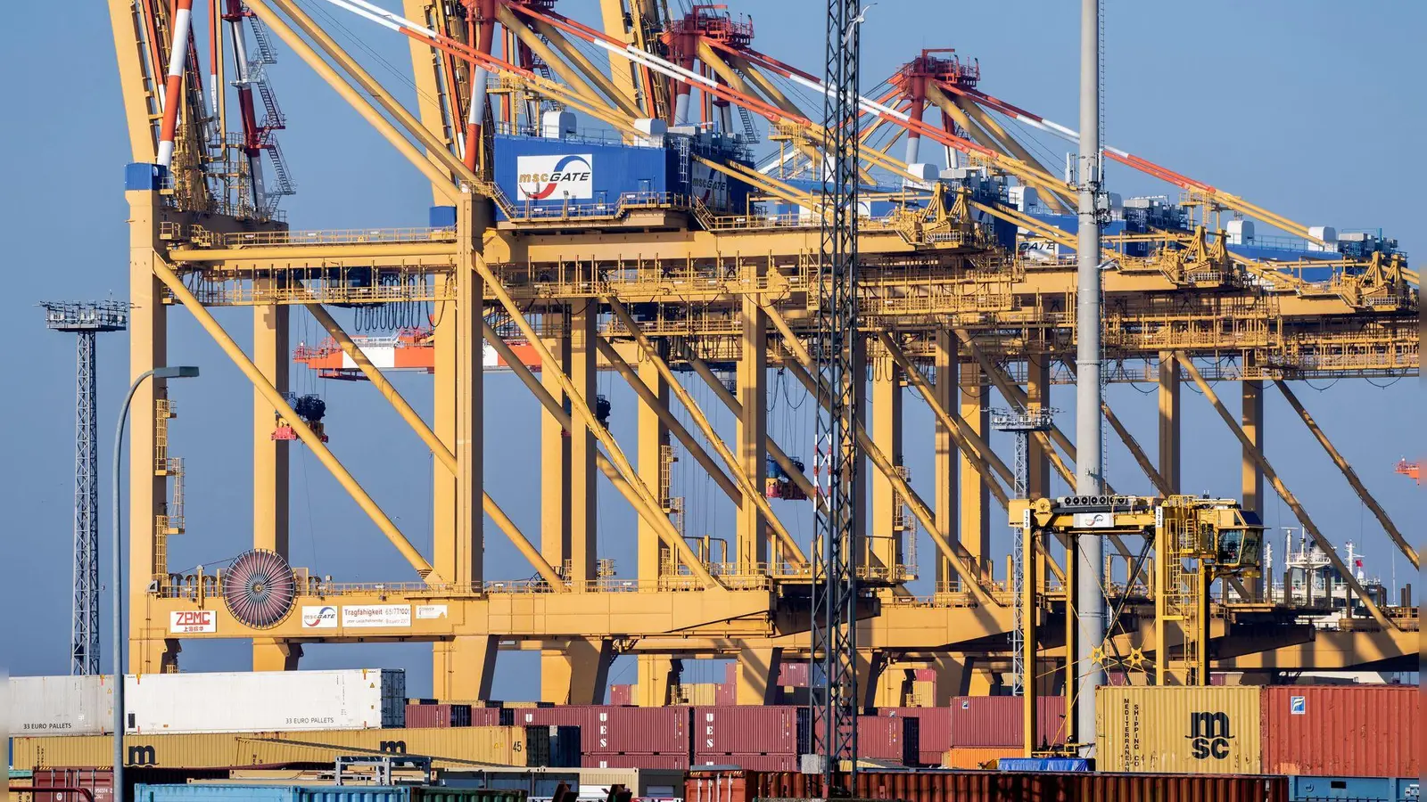 Der Krieg im Iran dämpft die Stimmung in der deutschen Wirtschaft (Symbolbild) (Foto: Hauke-Christian Dittrich/dpa)