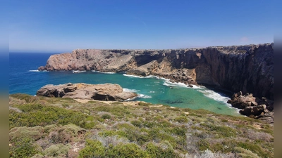 Auch im November sind Urlauber an der Algarve - der Sturm traf unter anderem einen Campingplatz. (Foto: Geraldine Friedrich/dpa-tmn)