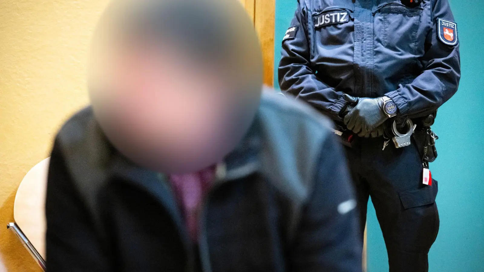 Ein 43-Jähriger soll eine 17-Jährige getötet haben. Nun werden im Prozess die Plädoyers erwartet. (Archivild) (Foto: Sina Schuldt/dpa)