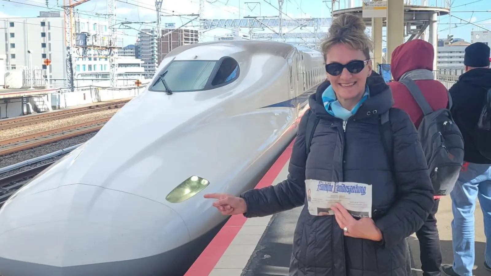 Mit der FLZ unterwegs: Beate Claus aus Ansbach macht eine Fahrt in Japan mit dem Hochgeschwindigkeitszug Shinkansen. (Foto: Beate Claus)