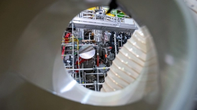 Der Forschungsreaktor „Wendelstein 7-X“ im Max-Planck-Institut für Plasmaphysik: Die Arbeit von Proxima Fusion basiert auf den Forschungsergebnissen des Instituts. (Archivbild) (Foto: Stefan Sauer/dpa)