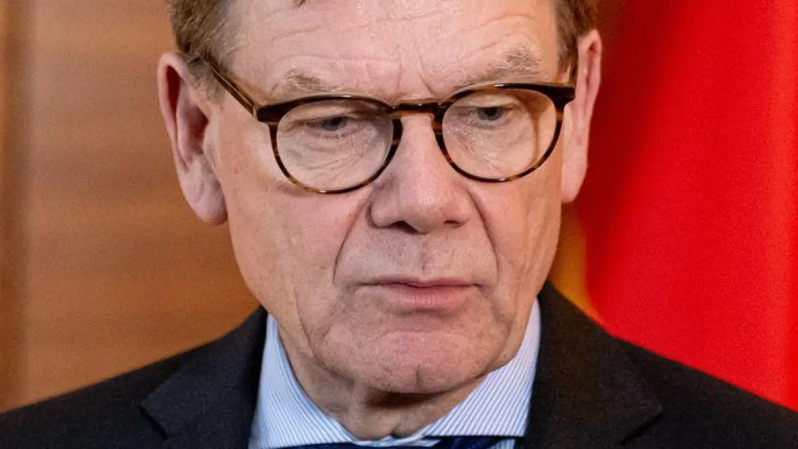 Außenminister Johann Wadephul (CDU) äußert sich am Rande eines Besuches in der polnischen Hauptstadt Warschau auch über die Rückholflüge für gestrandete deutsche Touristen in der Nahost-Region. (Foto: Fabian Sommer/dpa)