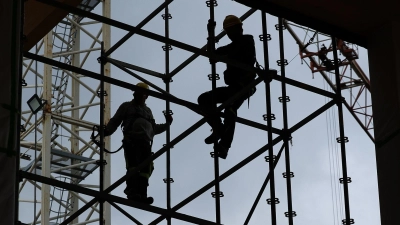 Die Baubranche verweist auf eine „Wohnungslücke“ von mehreren hunderttausend Einheiten. (Symbolfoto) (Foto: Jan Woitas/dpa)