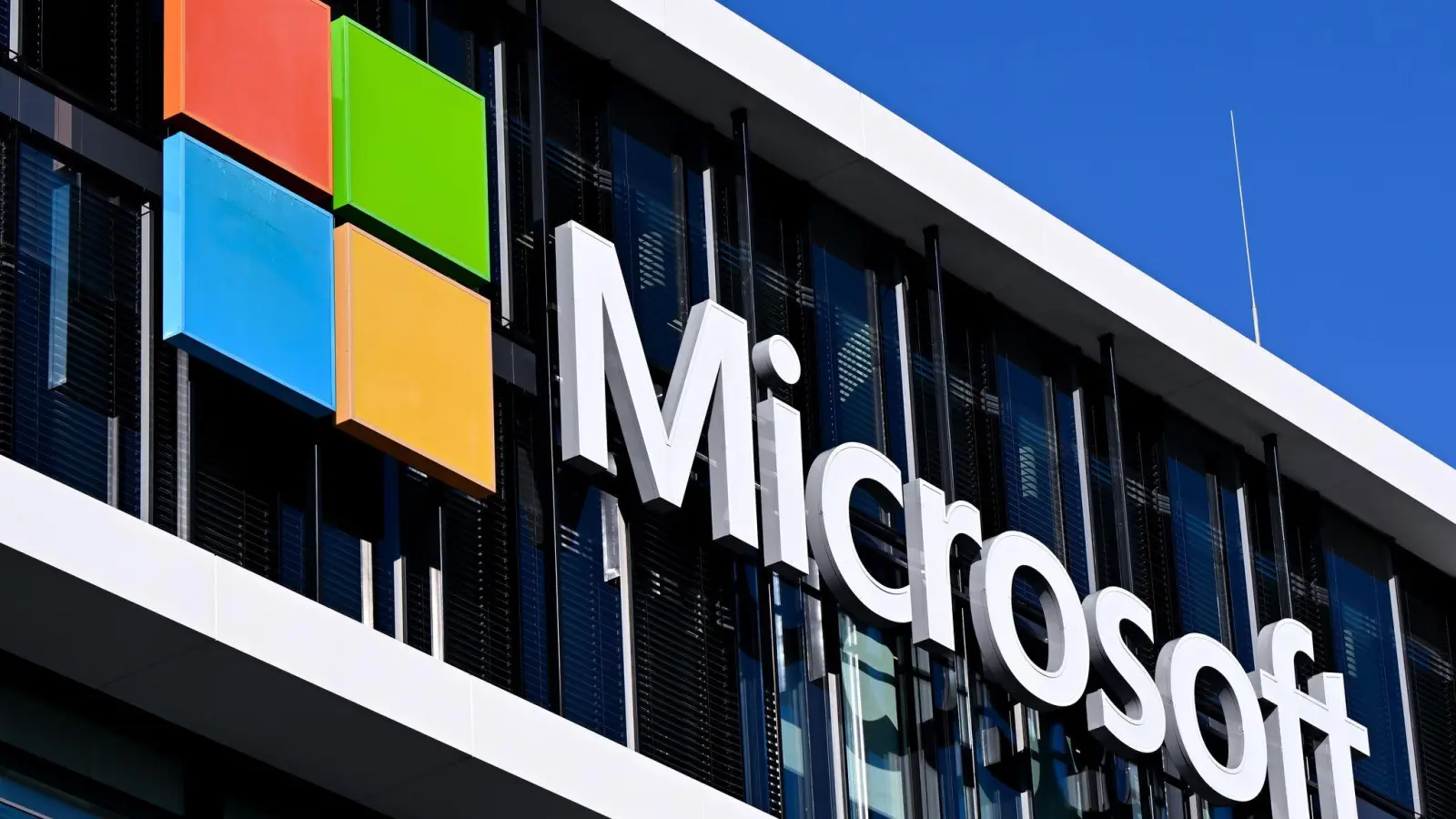 Der Cloud-Dienst Microsoft 365 war am Montagabend weltweit gestört.  (Foto: Sven Hoppe/dpa)