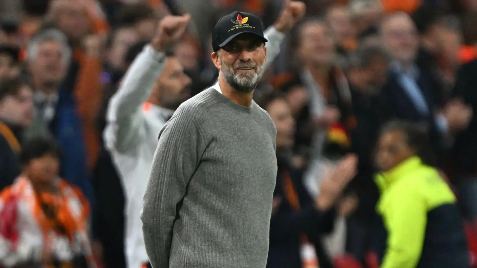 Auch die internationale Presse schrieb über das Debüt von Jürgen Klopp. (Foto: Federico Gambarini/dpa)