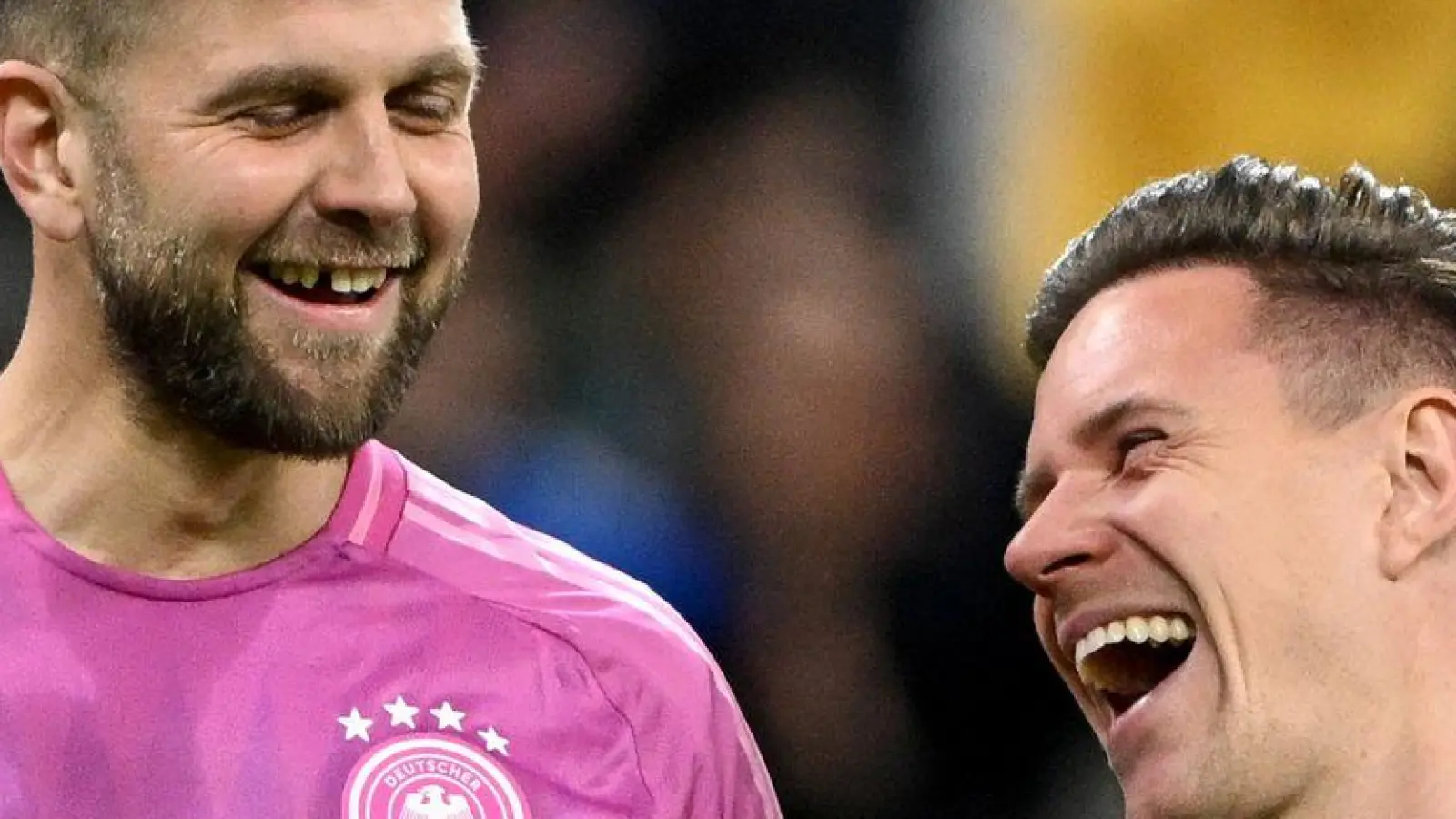 Prominentes DFB-Duo vor der Rückkehr? Torjäger Niclas Füllkrug (l) und Torwart Marc-André ter Stegen. (Foto: Federico Gambarini/dpa)