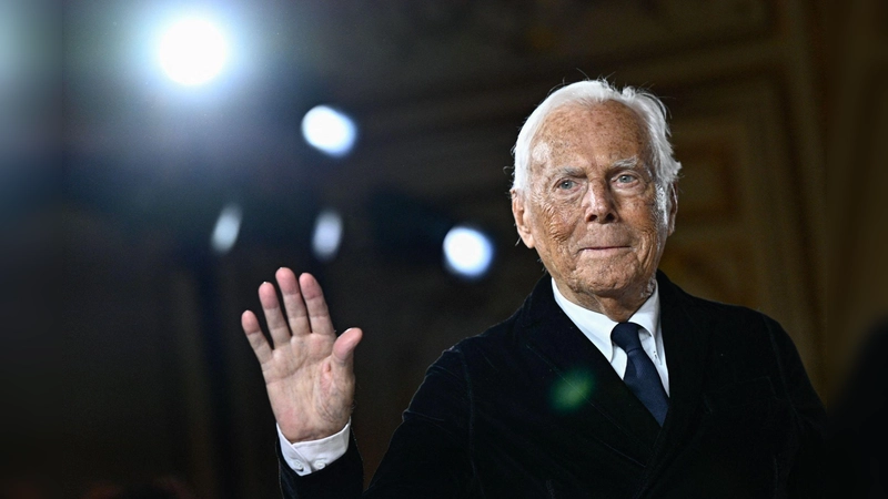 Giorgio Armani starb Anfang September im Alter von 91 Jahren. (Archivbild) (Foto: Julien De Rosa/AFP/dpa)