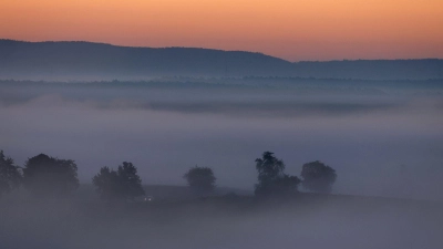 Wenn der Nebel weg ist, wird es in weiten Teilen Bayerns freundlich. (Archivbild) (Foto: Karl-Josef Hildenbrand/dpa)