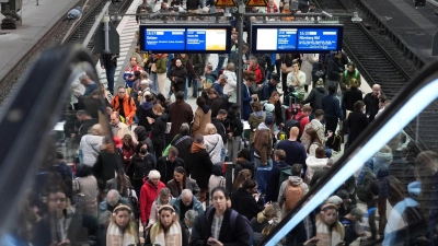Jeden Tag fahren hunderte Züge am Hamburger Hauptbahnhof. (Foto: Marcus Brandt/dpa)
