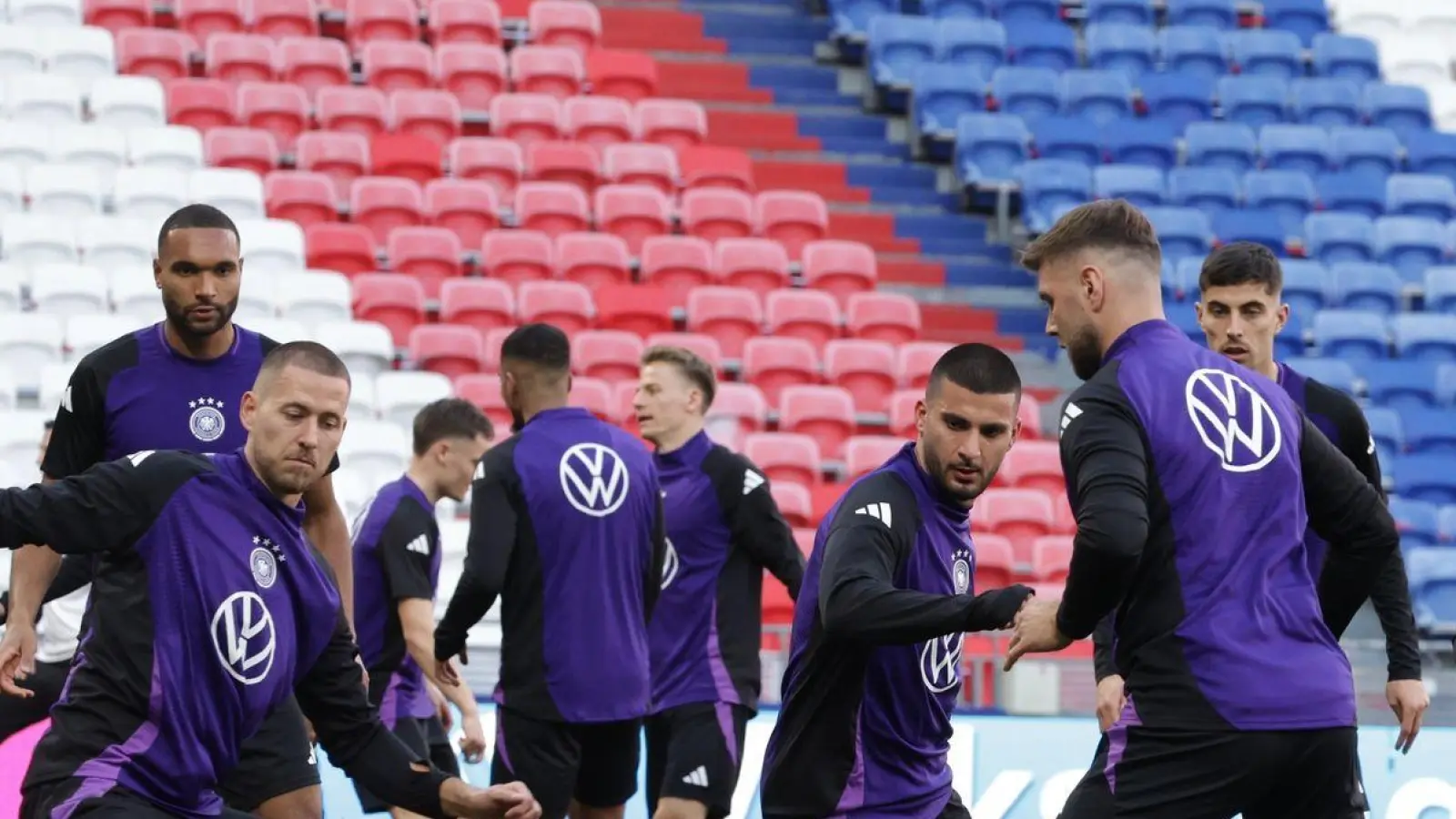 Nationalmannschaft, vor dem Länderspiel gegen Frankreich. (Foto: Christian Charisius/dpa)