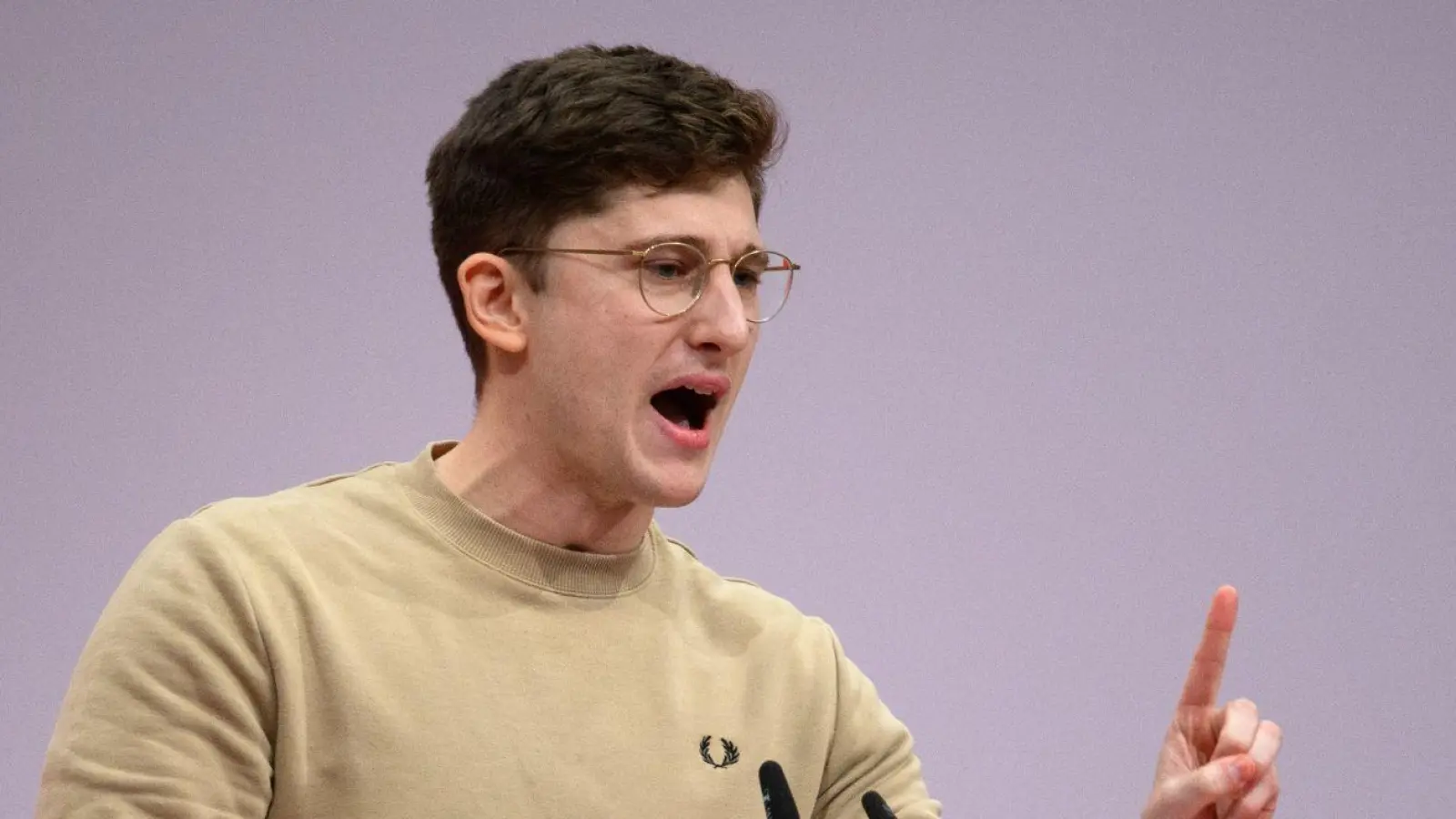 Philipp Türmer, Vorsitzender der Jusos, fordert einen Bundestags-Untersuchungsausschuss zum Wirken des früheren Verfassungsschutzpräsidenten Hans-Georg Maaßen im Staatsdienst. (Foto: Bernd von Jutrczenka/dpa)