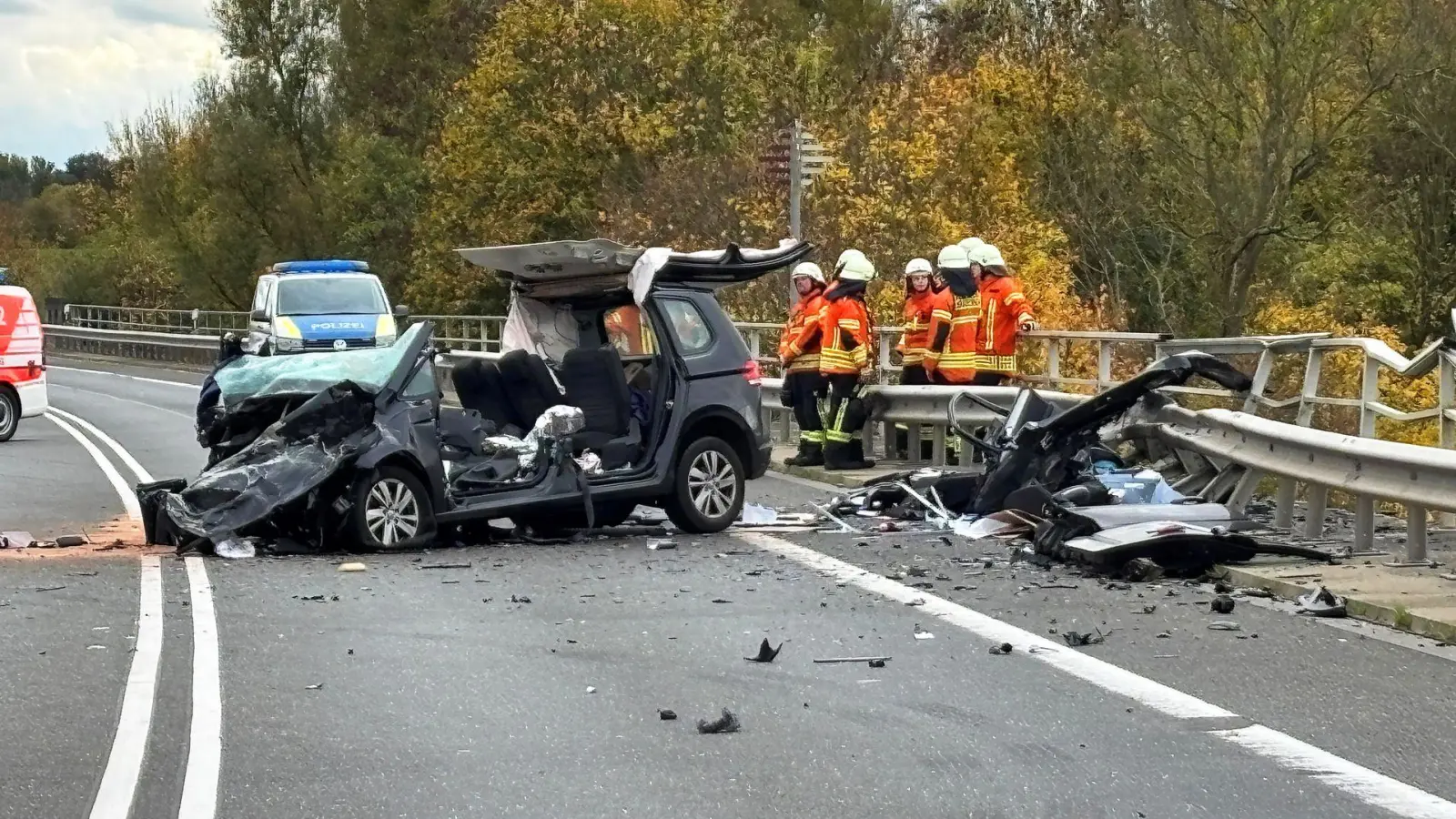 Auf der Bundesstraße 4 hat es einen schweren Unfall gegeben.  (Foto: Benjamin Müller/dpa)