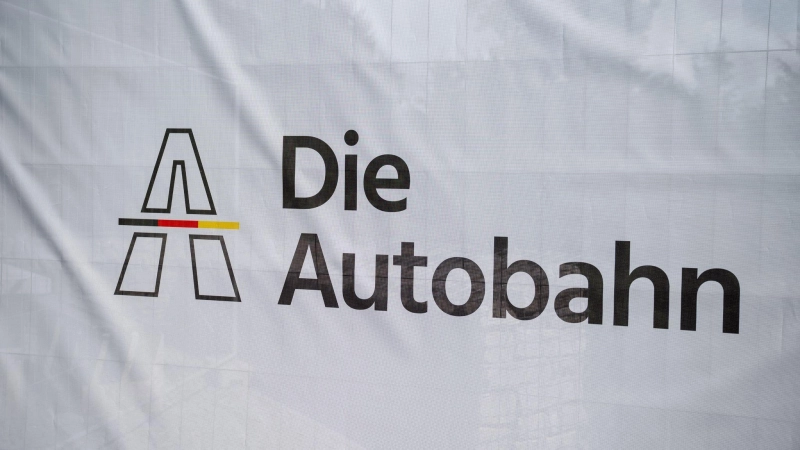 Die Autobahn GmbH muss Hitzeschäden auf der Autobahn 93 beseitigen. (Symbolbild) (Foto: Daniel Vogl/dpa)