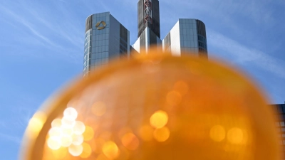 Im Visier der Italiener: Deutschlands zweitgrößte Privatkundenbank. (Archivbild) (Foto: Arne Dedert/dpa)