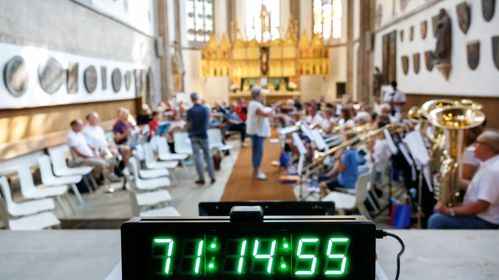 72 Stunden lang gab es in der Nürnberger Jakobskirche Posaunenklänge und andere Blechbläser zu hören. (Archivbild) (Foto: Daniel Karmann/dpa)