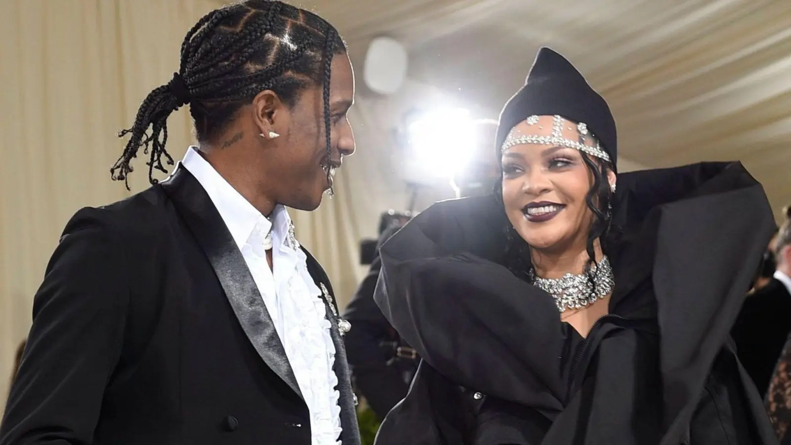 Rihanna und Asap Rocky. (Foto: Evan Agostini/Invision via AP/dpa)