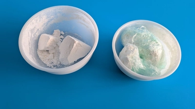 Bei Durchsuchungen in München und im Landkreis Fürstenfeldbruck finden Ermittler neben Bargeld auch Kokain.  (Foto: GER Südbayern/dpa)