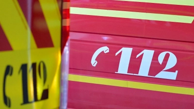 Rund 120 Feuerwehrleute waren mit den Löscharbeiten beschäftigt. (Symbolbild) (Foto: Malin Wunderlich/dpa)