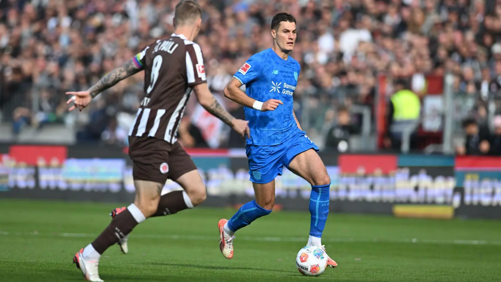 Patrick Schick verletzte sich im Spiel beim FC St. Pauli und fällt vorest aus. (Foto: Carmen Jaspersen/dpa)