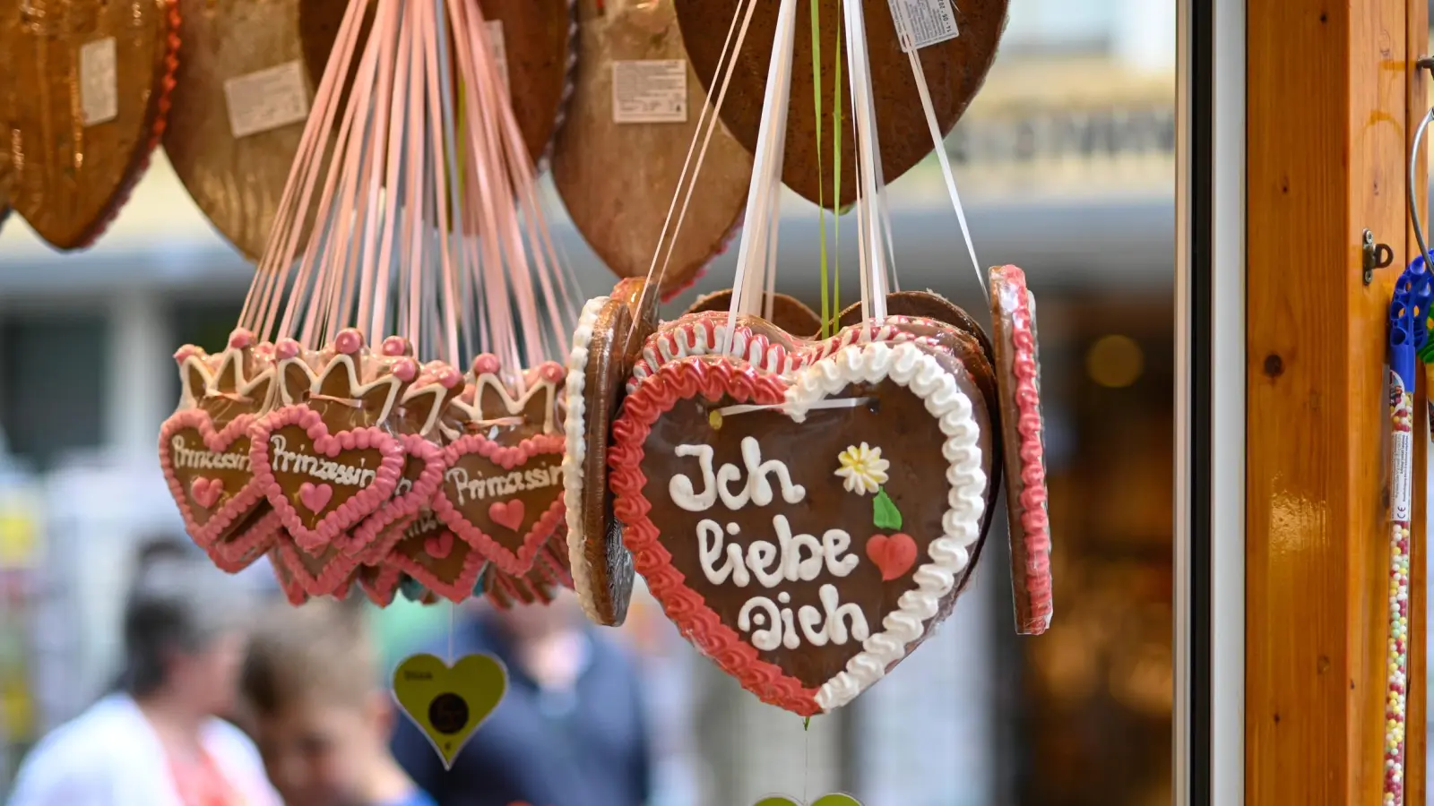 Bieranstich, Livemusik und ordentlich Trubel: Das sind die Impressionen unserer Reporter vom Ansbacher Altstadtfest 2023. (Foto: Jim Albright)