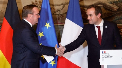 Deutschland und Frankreich pochen auf einen Schulterschluss bei der Verteidigung. (Foto: Geoffroy Van Der Hasselt/AFP/dpa)