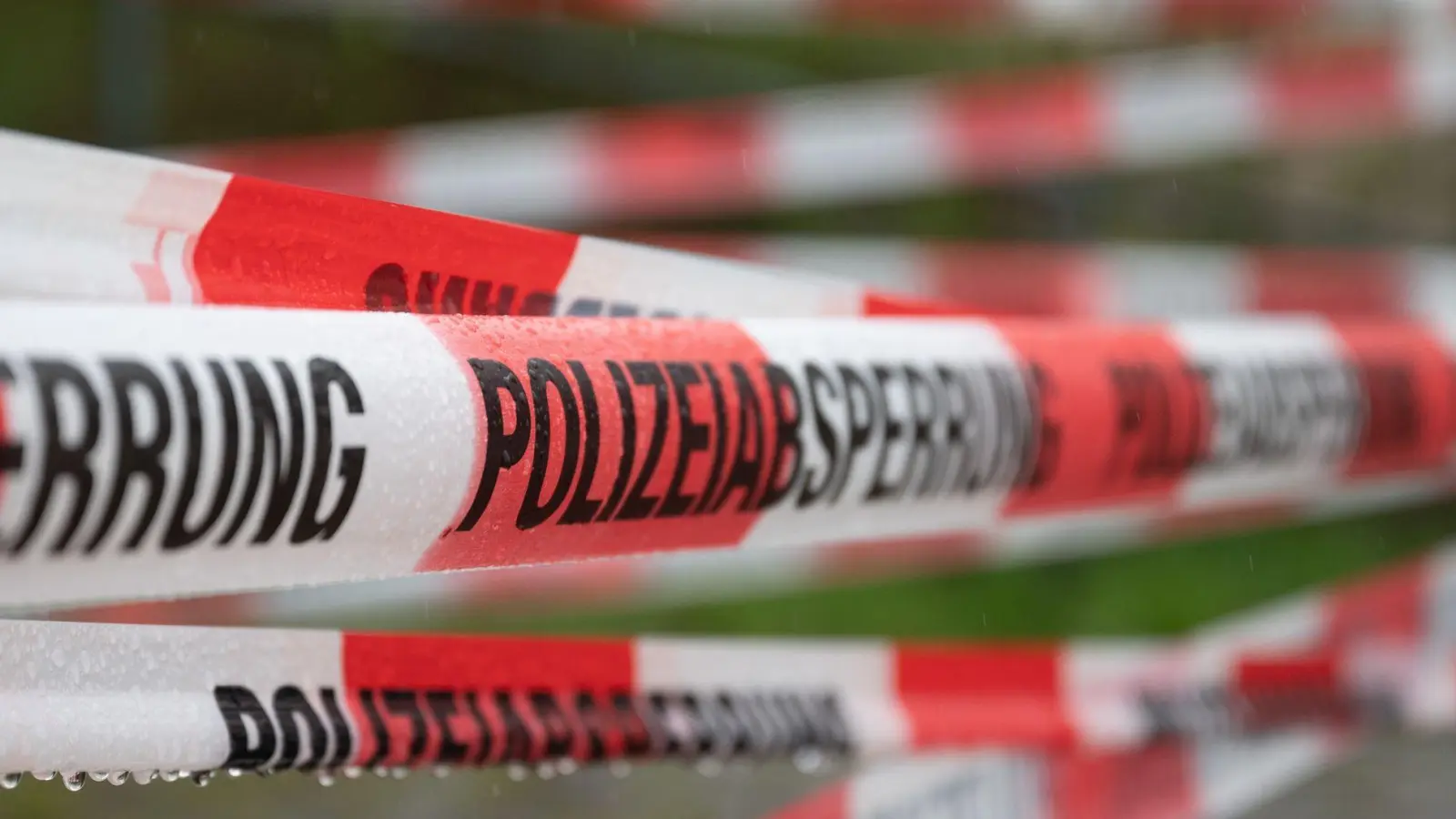 In Neuendettelsau ist am Nachmittag eine Fliegerbombe entschärft worden. (Symbolbild: Sebastian Kahnert/dpa)