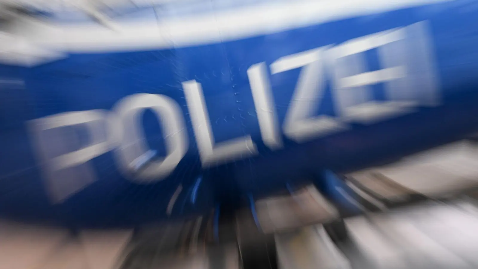 Die Polizei schätzt den Schaden nun auf mehr als eine Million Euro. (Symbolbild) (Foto: Bernd Weißbrod/dpa)