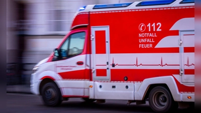 Nach einem tödlichen Badeunfall von zwei Schwestern sind nun die Eltern angeklagt. (Symbolbild) (Foto: Jens Büttner/dpa)