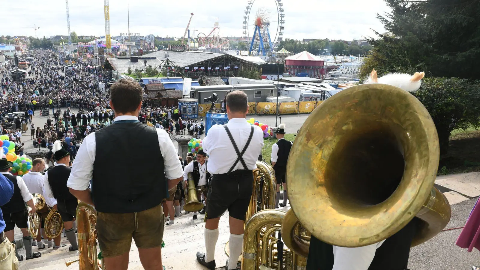 Bisher kein Wiesn-Hit absehbar. (Foto: Felix Hörhager/dpa)