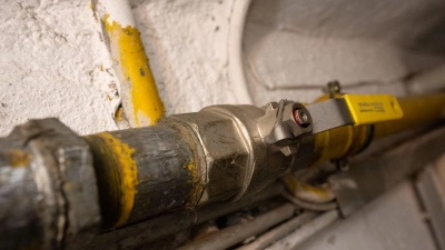 Duftstoffe machen Gas wahrnehmbar: Erdgas und Flüssiggas werden mit intensiv riechenden Stoffen versetzt, damit Lecks auffallen. (Foto: Sven Hoppe/dpa)