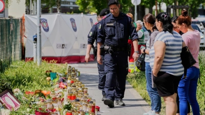 Die Behörden geben weitere Einzelheiten zum Amokläufer bekannt. (Foto: Darko Bandic/AP/dpa)